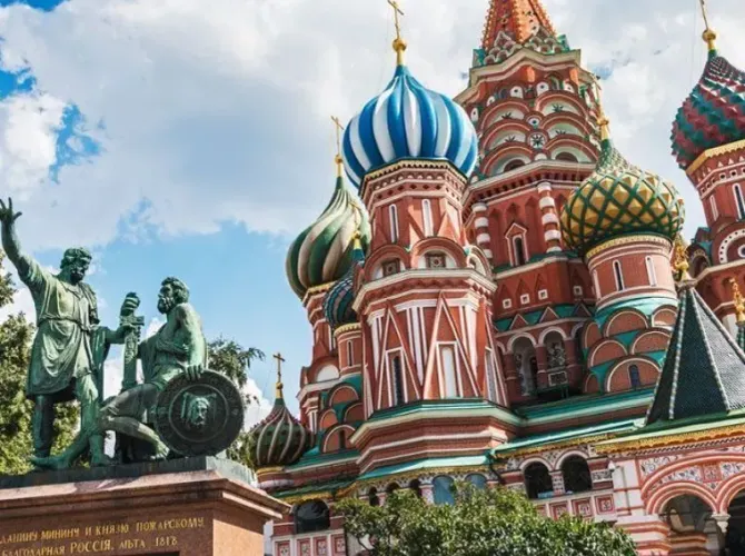 Приключения иностранцев в стране большевиков