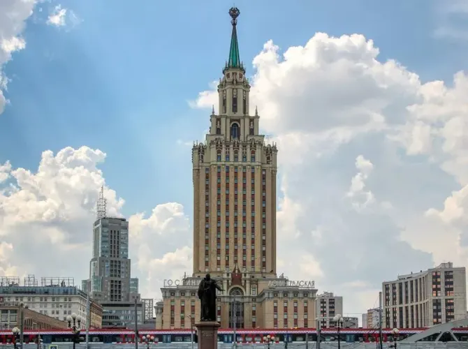 Экскурсия в гостиницу «Ленинградская». Самая маленькая и самая дорогая высотка