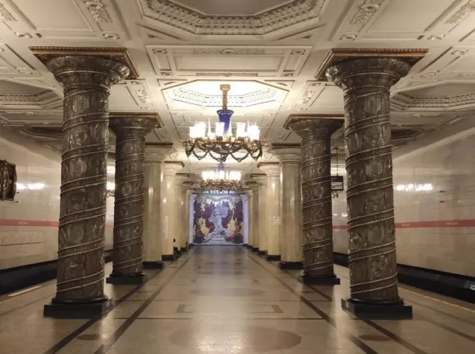 Как строили метро. Экскурсия по станциям