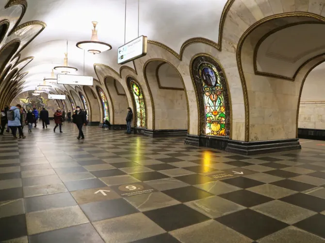Здравствуй, метрополитен! Семейная экскурсия
