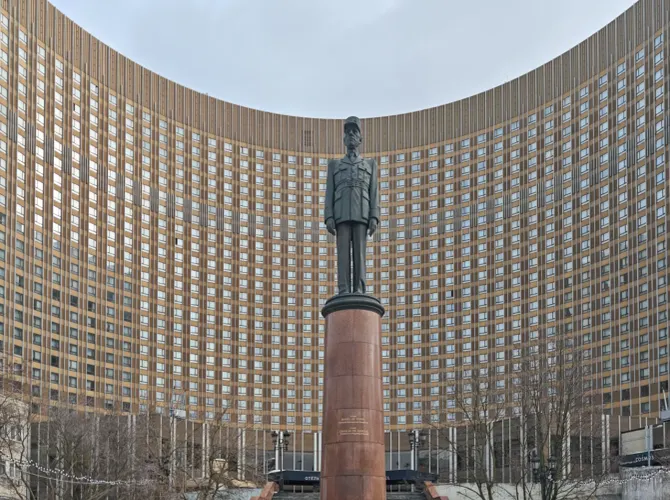 Космос всегда рядом! Экскурсия по проспекту Мира с посещением гостиницы «Космос»